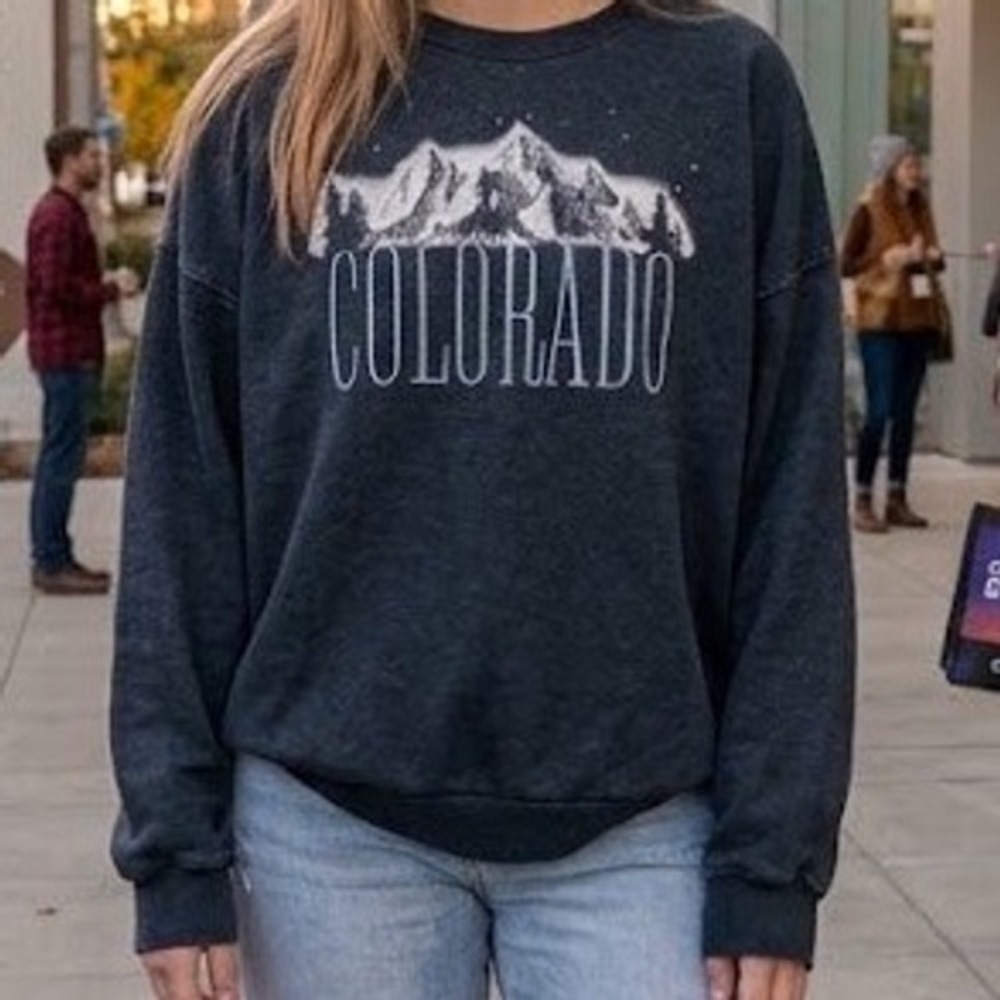 Forever 21 Colorado Mountain Graphic Sweatshirt